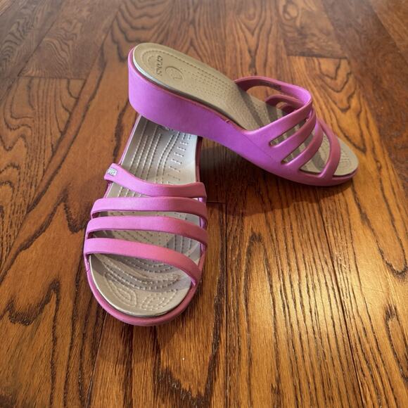 Crocs Rhonda Wedge Wild Orchid Relaxed Fit Womens 6 Strappy Open Toe Sandals - Picture 1 of 14